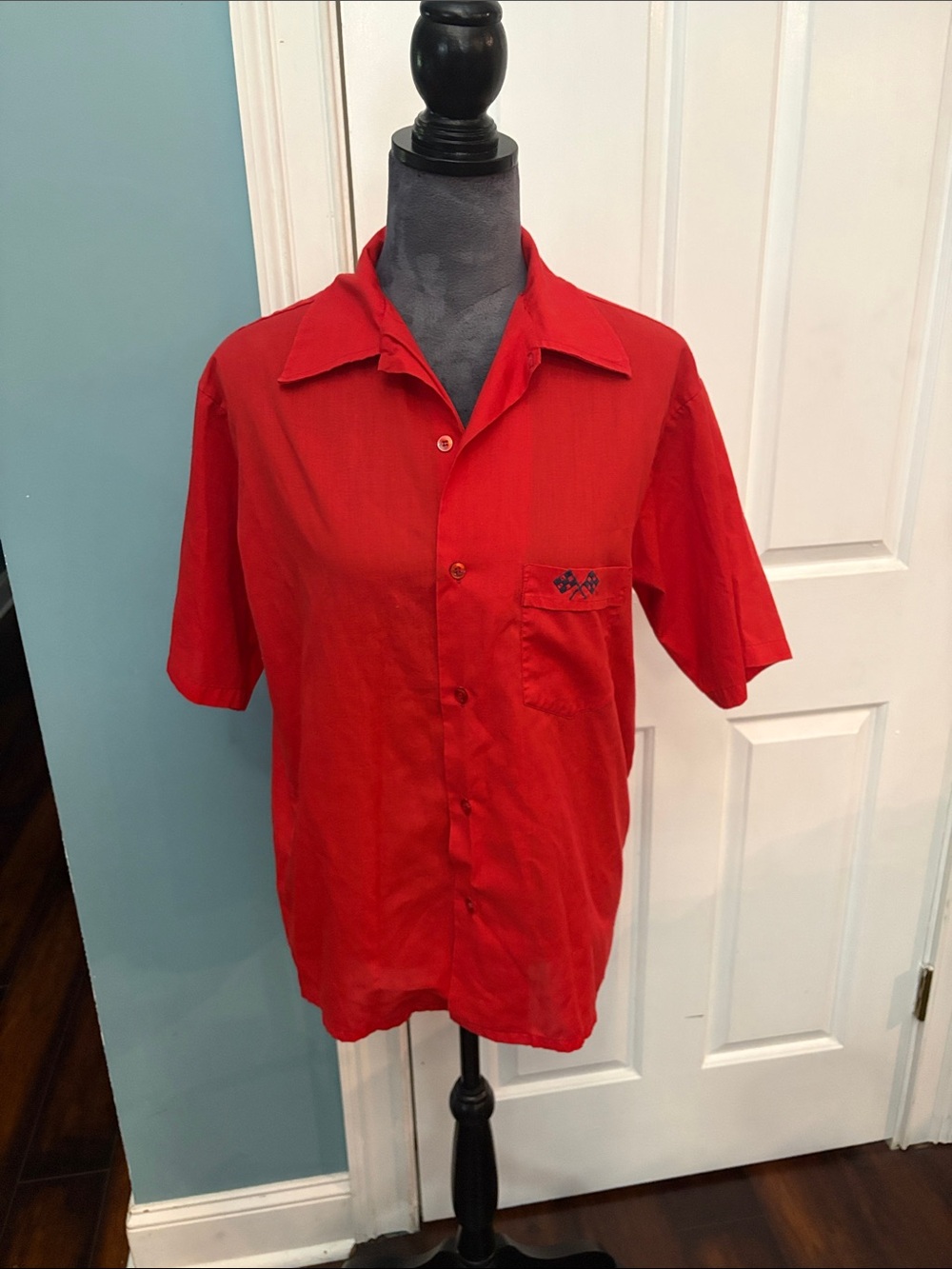 Men's Vintage Montgomery Ward Red Short-Sleeve Casual Button-Down Shirt